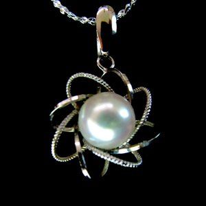 Vintage silver & pearl pendant on 16" silver plated chain - marked SV900